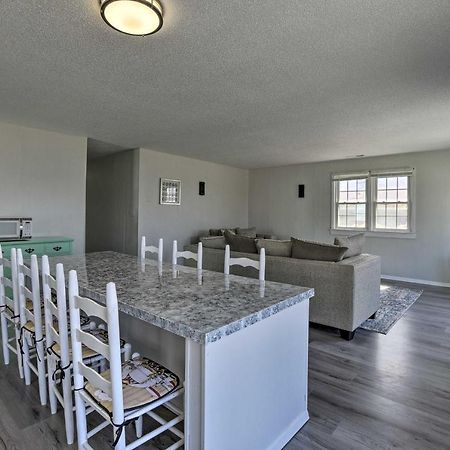 Oak Island Beach Abode With Deck Walk To Shore! Esterno foto