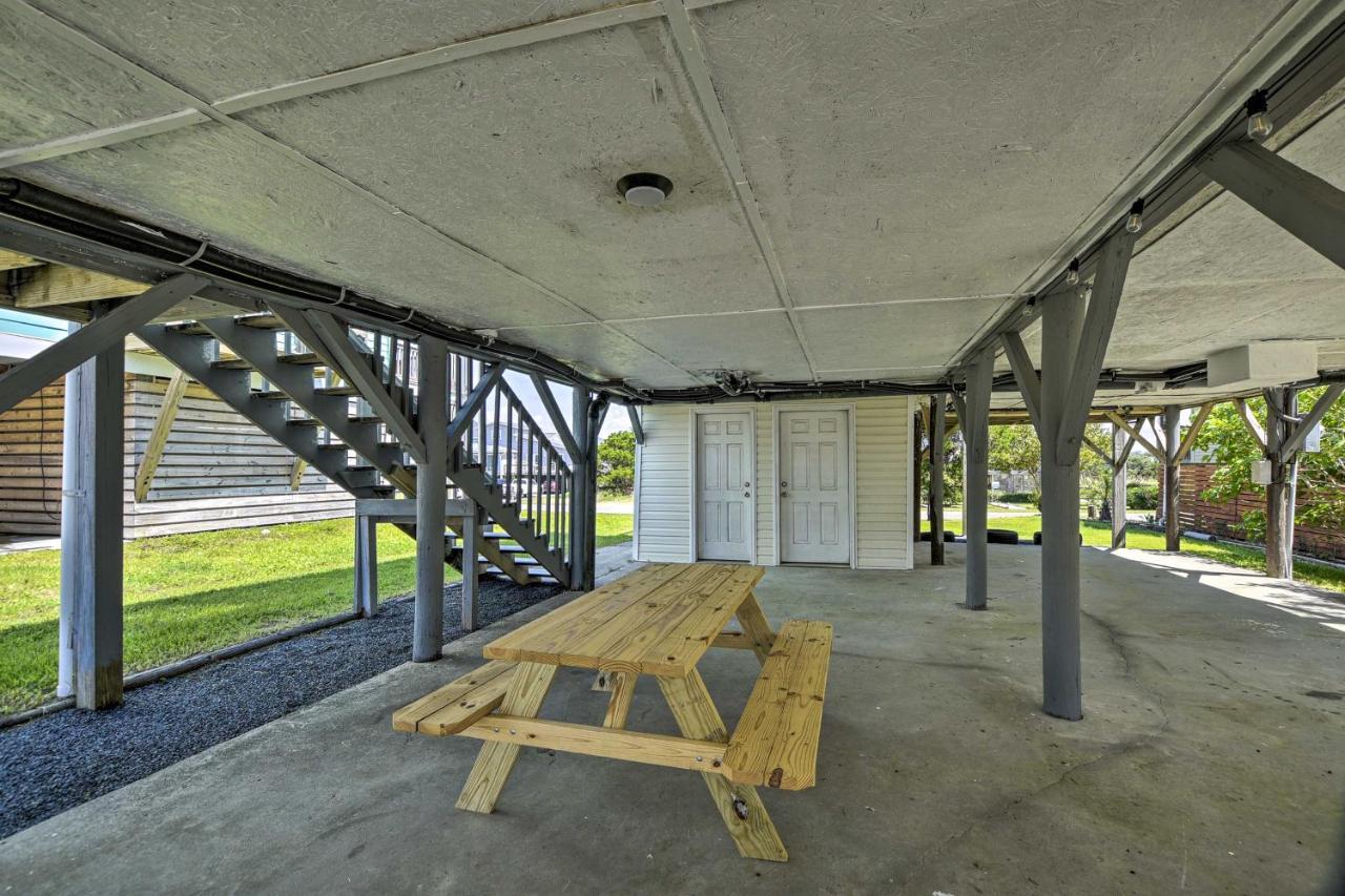 Oak Island Beach Abode With Deck Walk To Shore! Esterno foto