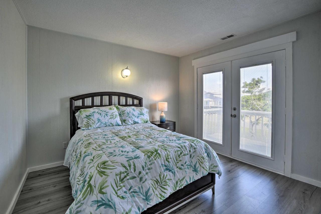 Oak Island Beach Abode With Deck Walk To Shore! Esterno foto