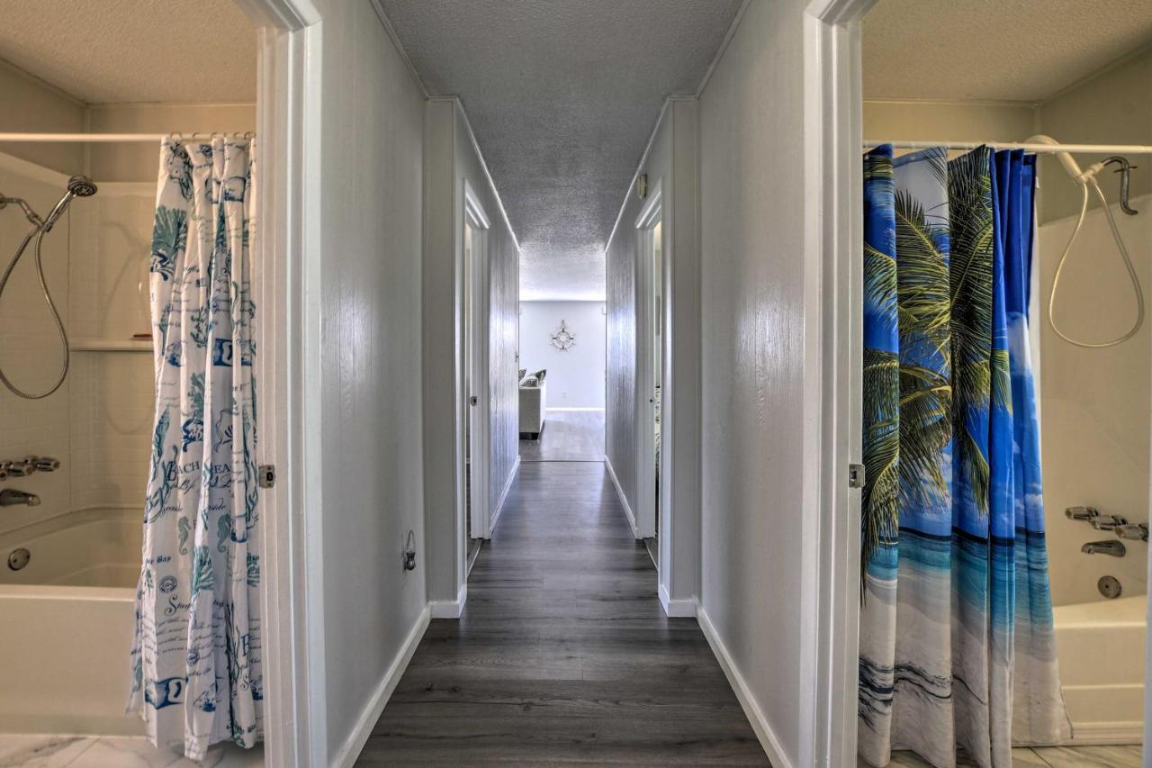 Oak Island Beach Abode With Deck Walk To Shore! Esterno foto